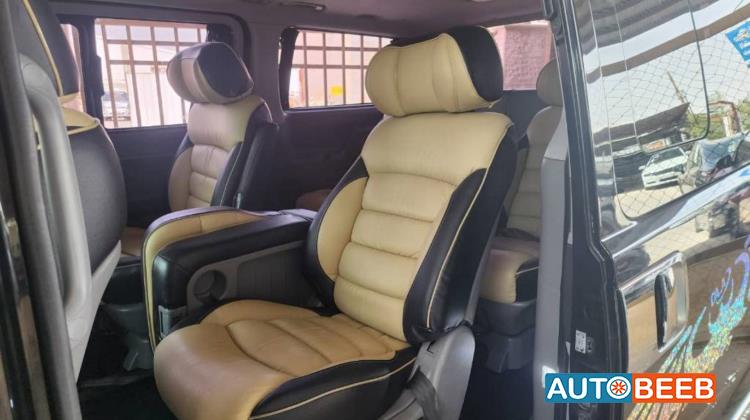 Minibus Hyundai 2015