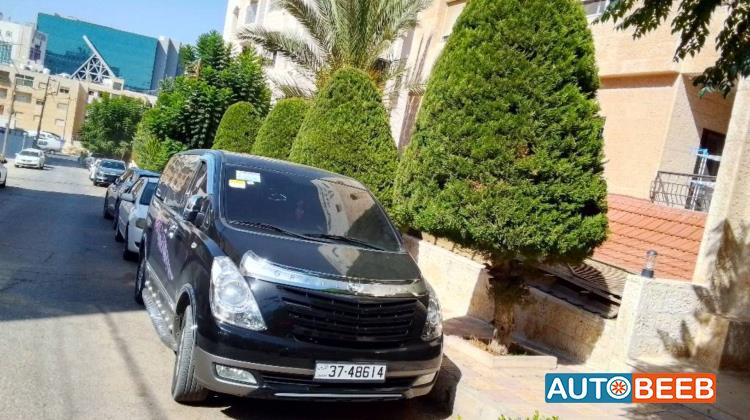 Minibus Hyundai 2015