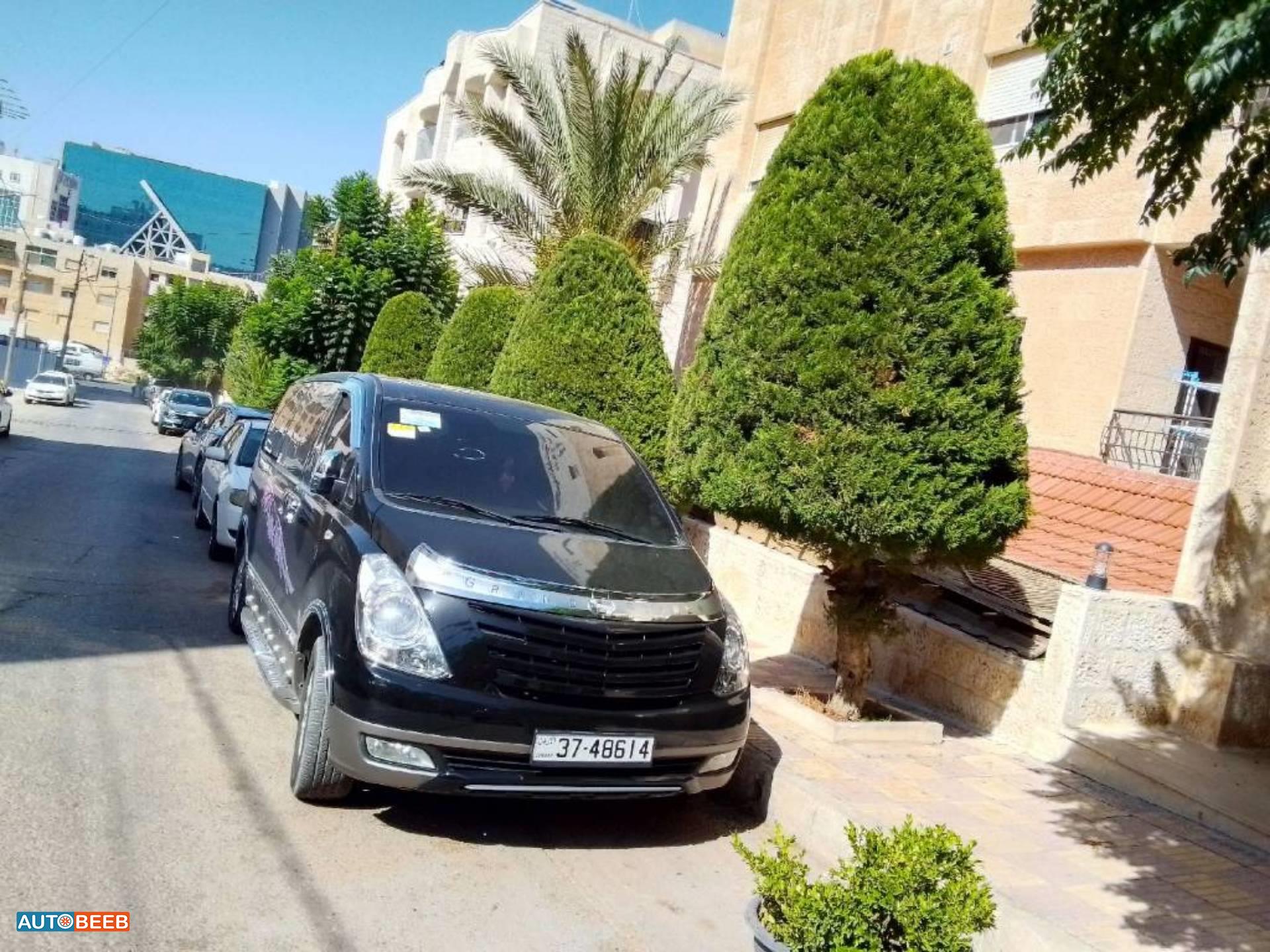 Minibus Hyundai 2015