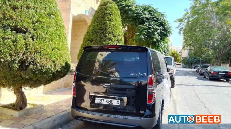 Minibus Hyundai 2015