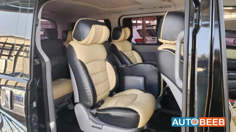 Minibus Hyundai 2015
