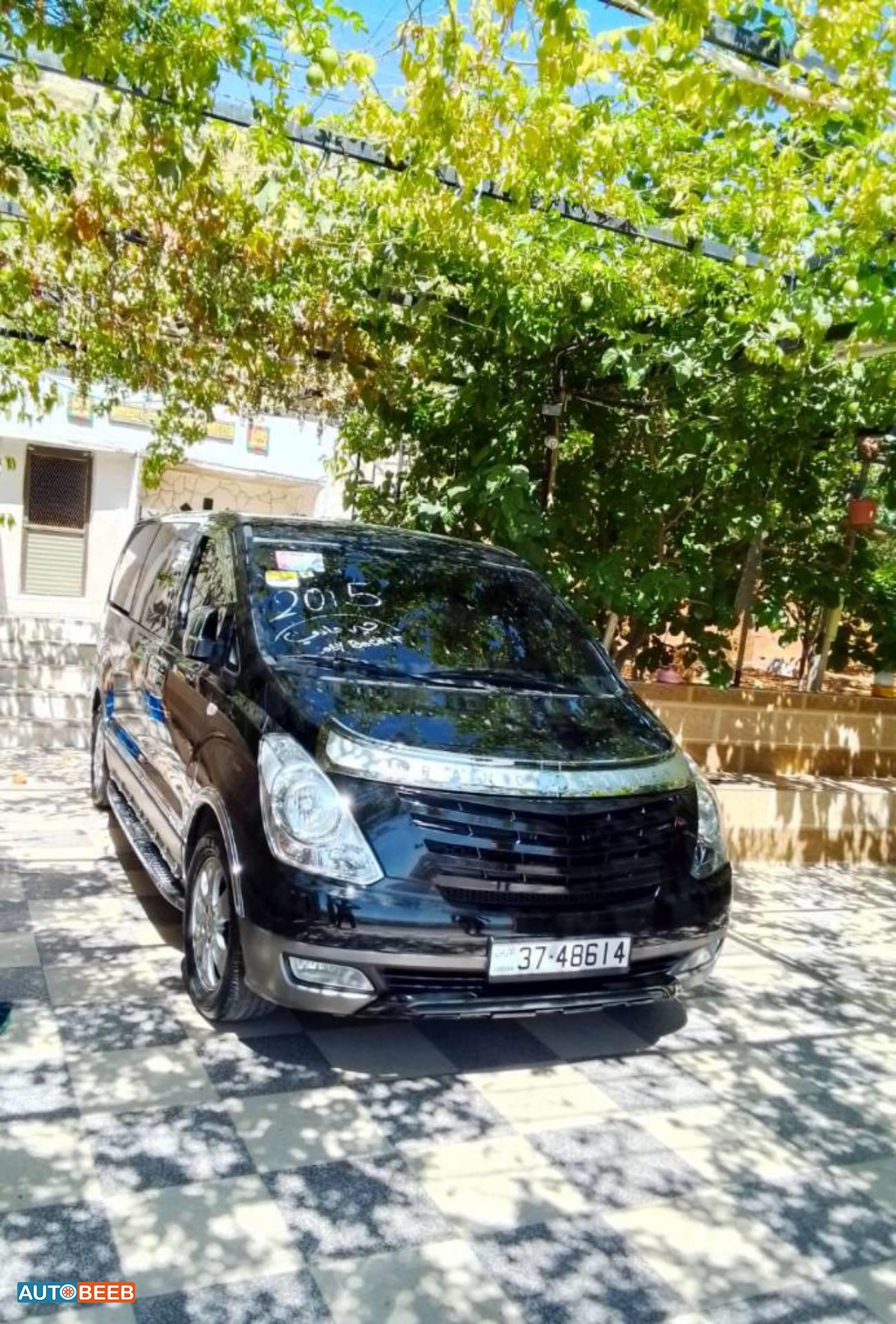 Minibus Hyundai 2015