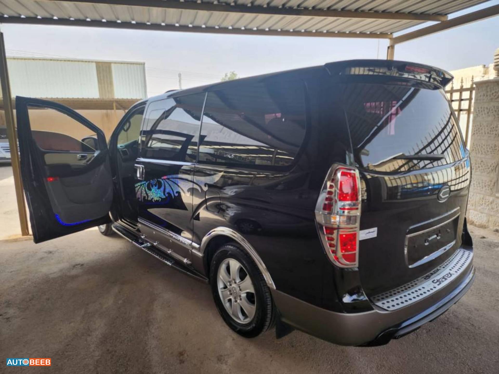 Minibus Hyundai 2015