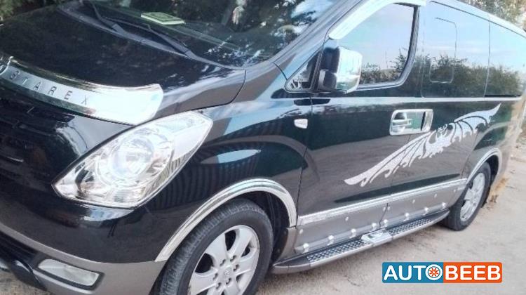 Minibus Hyundai 2015
