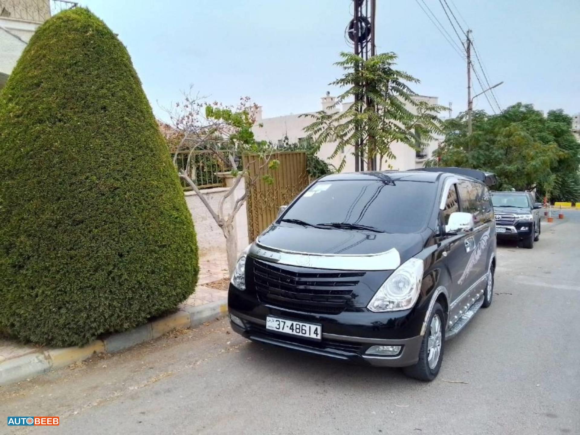 Minibus Hyundai 2015