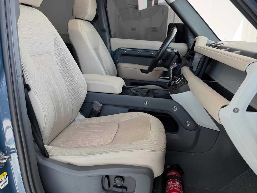 Land Rover Defender 2020