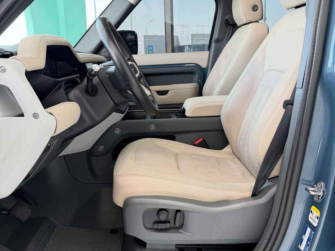 Land Rover Defender 2020