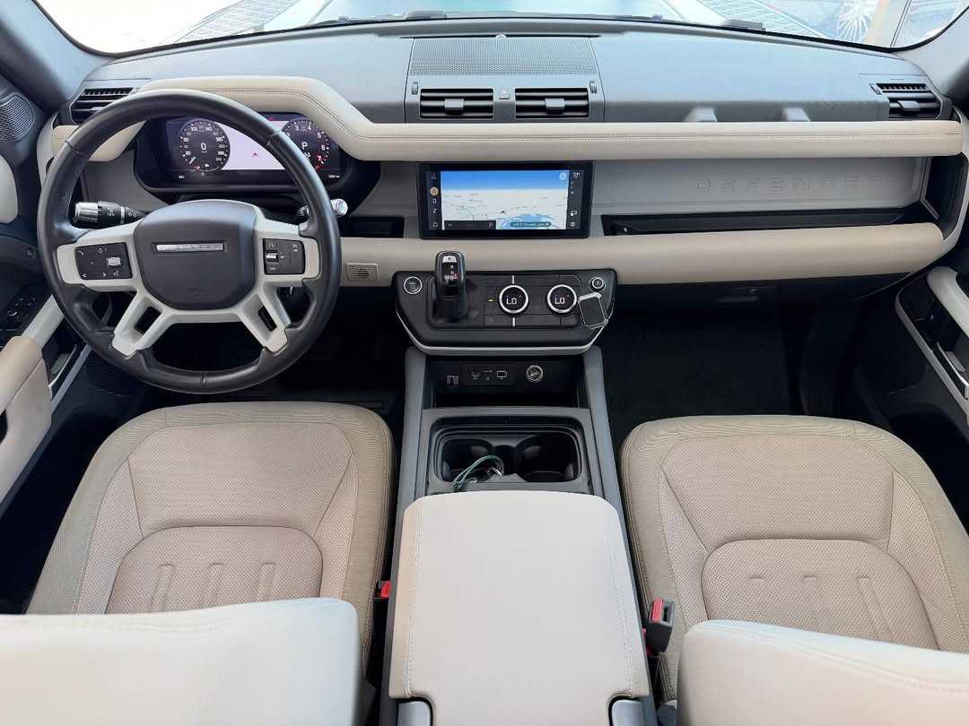 Land Rover Defender 2020