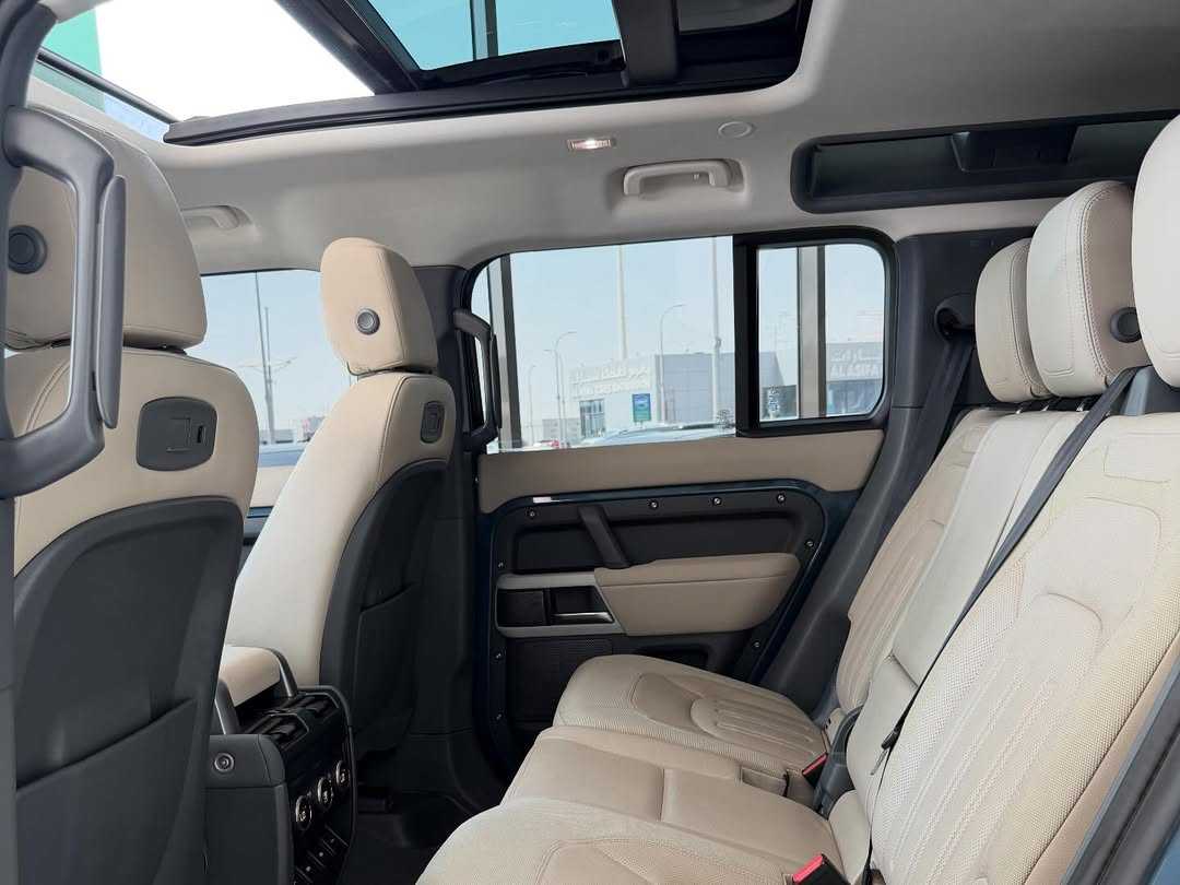 Land Rover Defender 2020