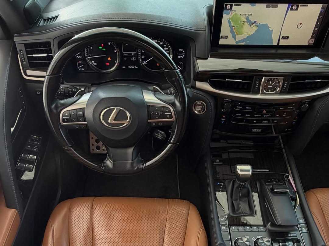 Lexus LX570 2021