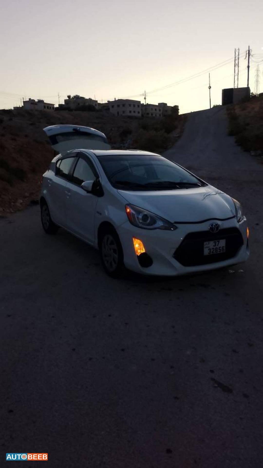 Toyota Prius C 2015