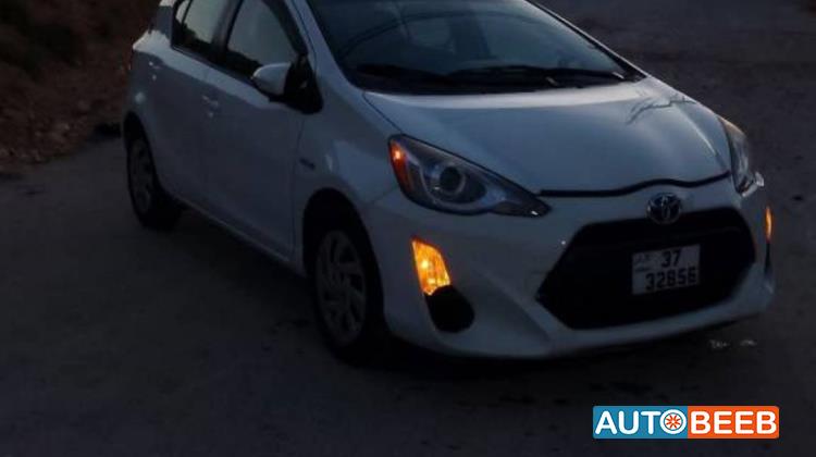 Toyota Prius C 2015