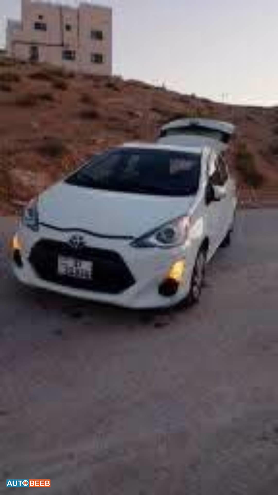 Toyota Prius C 2015