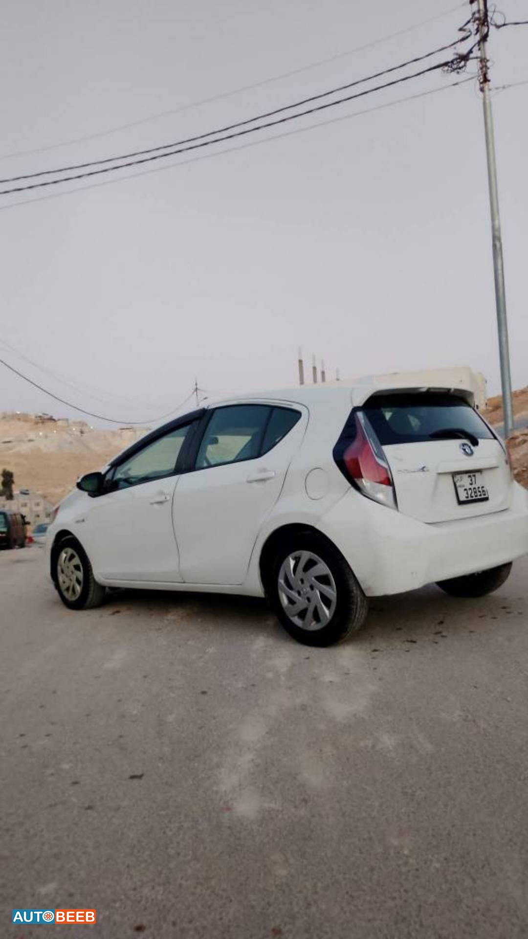 Toyota Prius C 2015