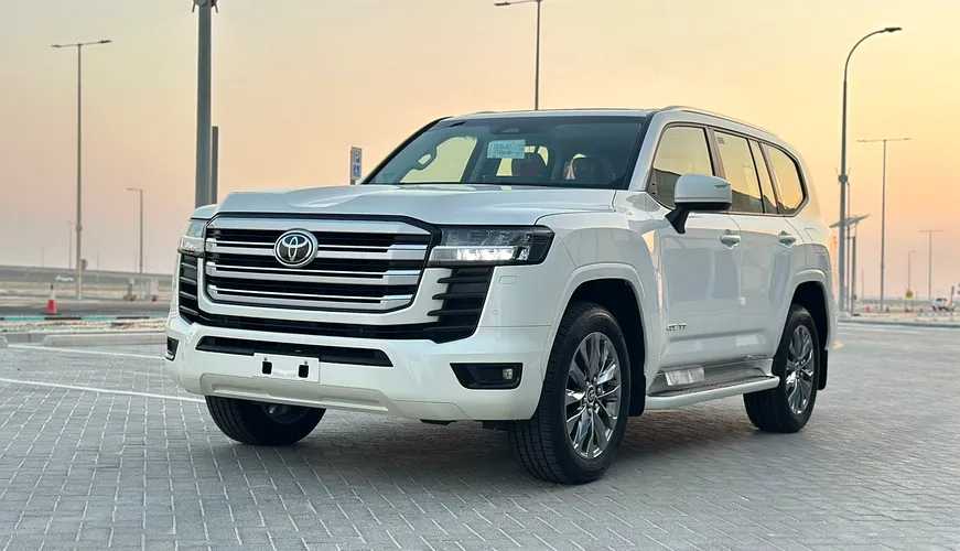 تويوتا لاندكروزر 2025