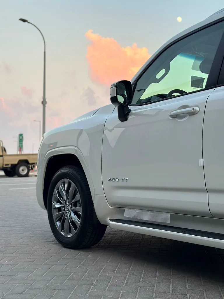 تويوتا لاندكروزر 2025