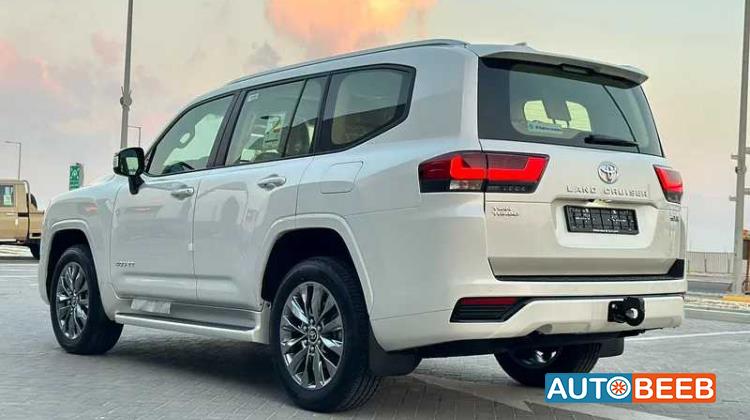 تويوتا لاندكروزر 2025