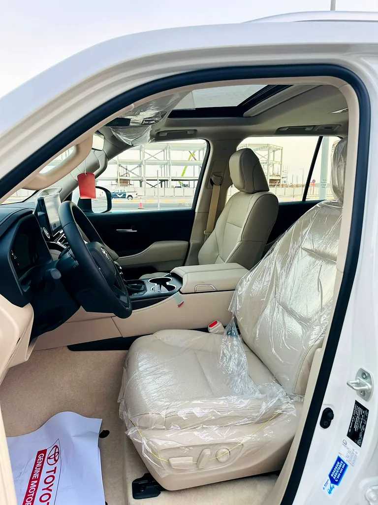 تويوتا لاندكروزر 2025