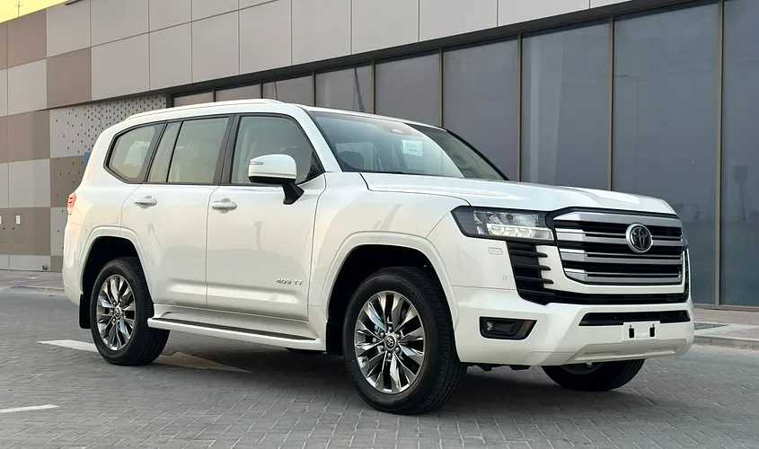 تويوتا لاندكروزر 2025