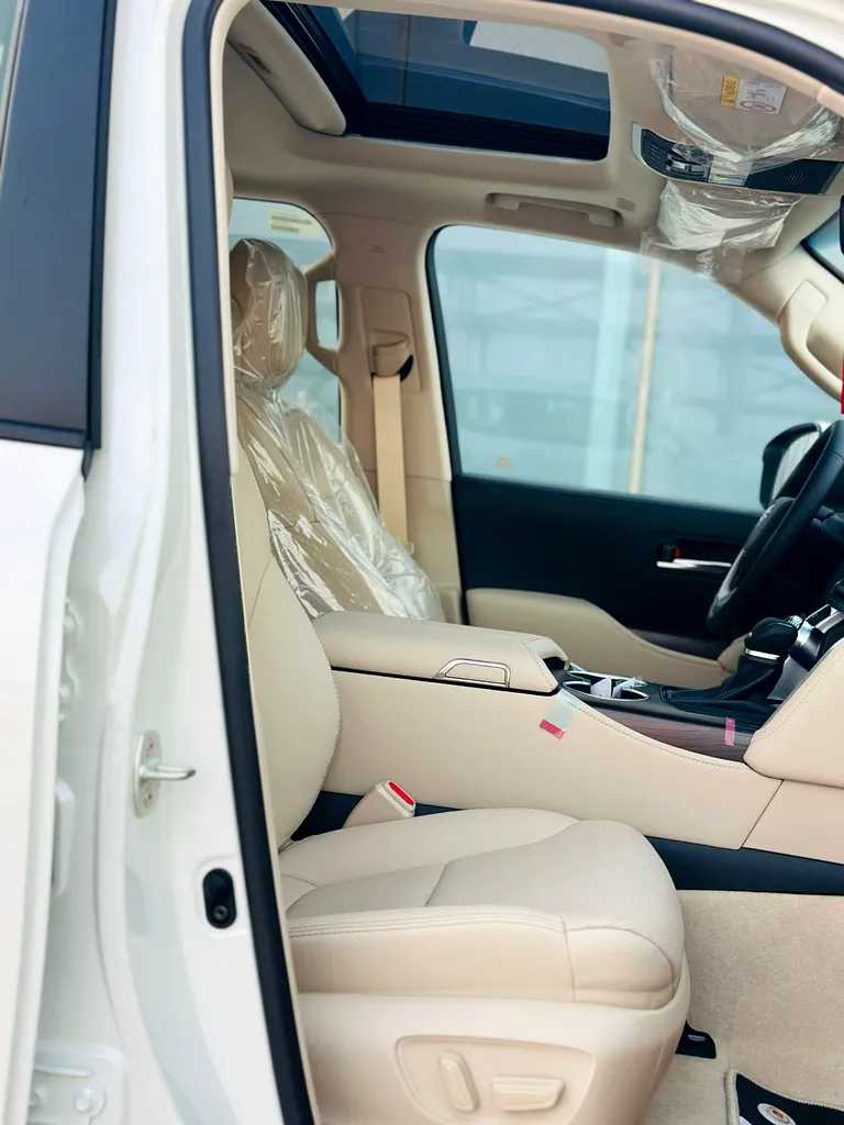 تويوتا لاندكروزر 2025