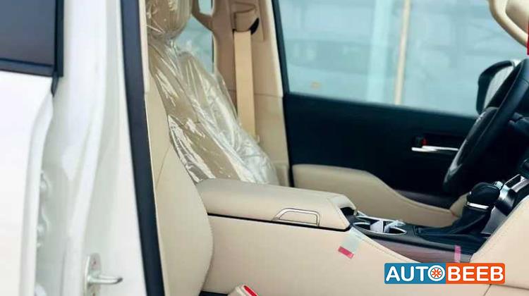 تويوتا لاندكروزر 2025