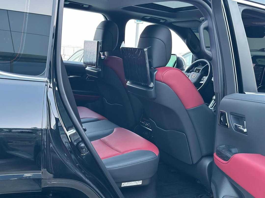 Toyota Land Cruiser 2025