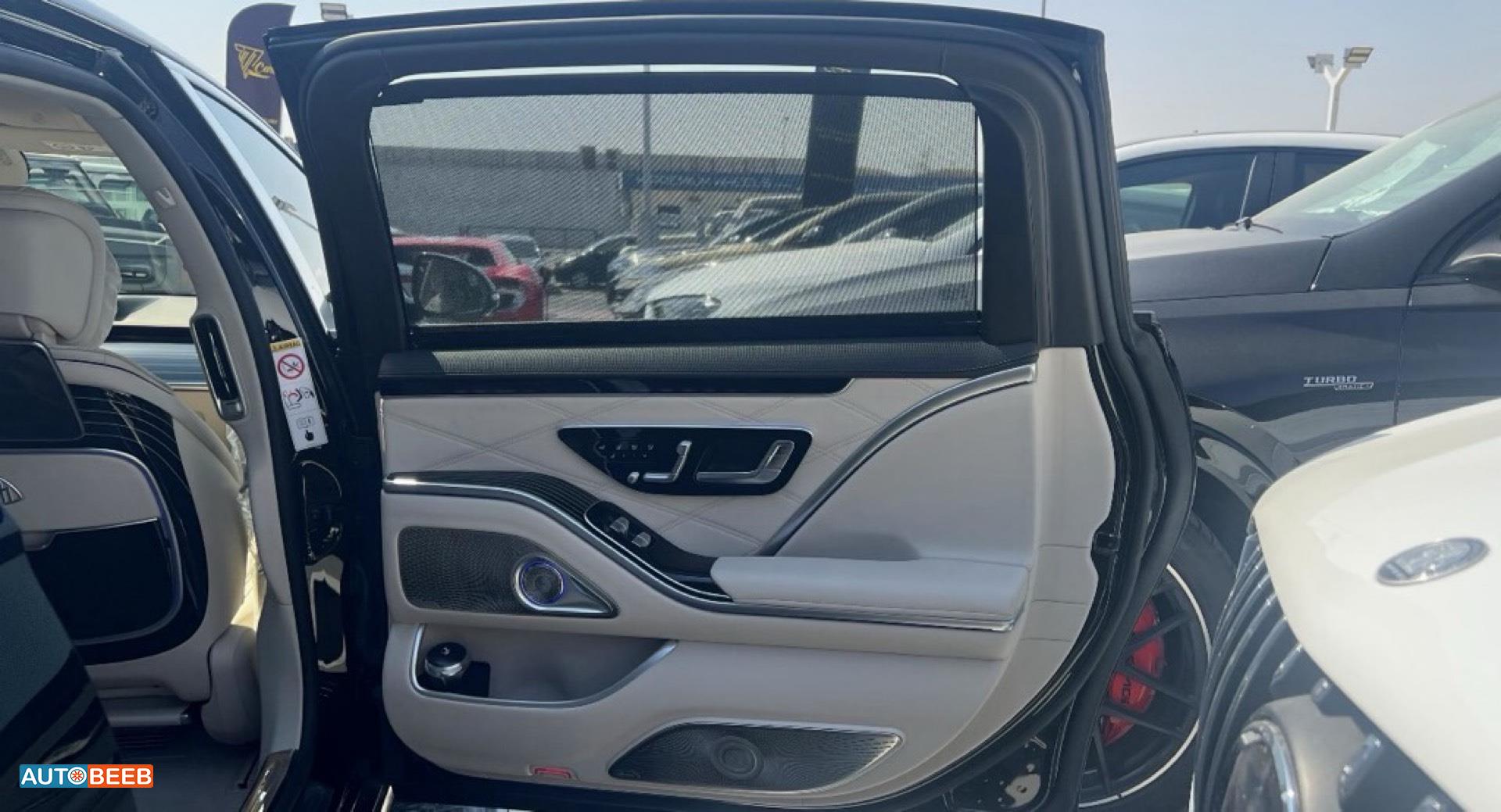 Mercedes Benz Maybach 2023