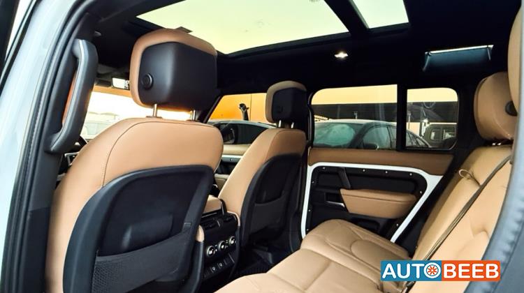 لاندروفر ديفندر 2025