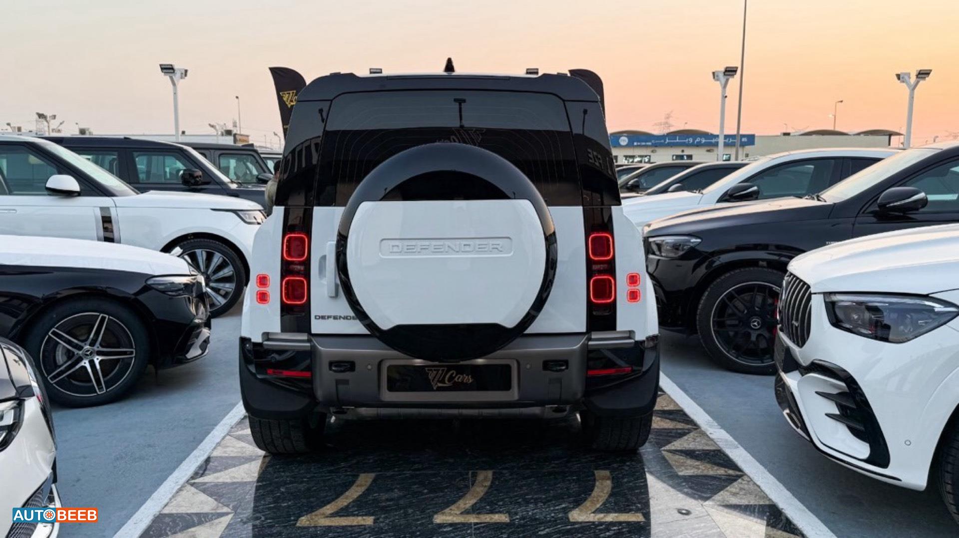 لاندروفر ديفندر 2025
