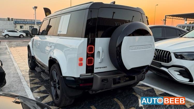 لاندروفر ديفندر 2025
