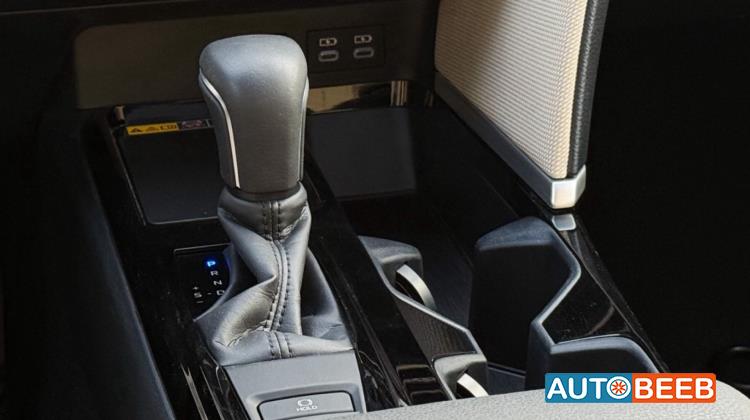 تويوتا كامري 2025