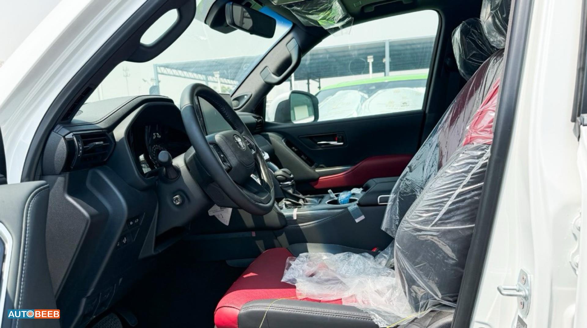 تويوتا لاندكروزر 2023