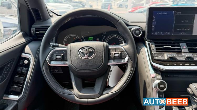 تويوتا لاندكروزر 2023