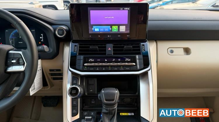 تويوتا لاندكروزر 2025