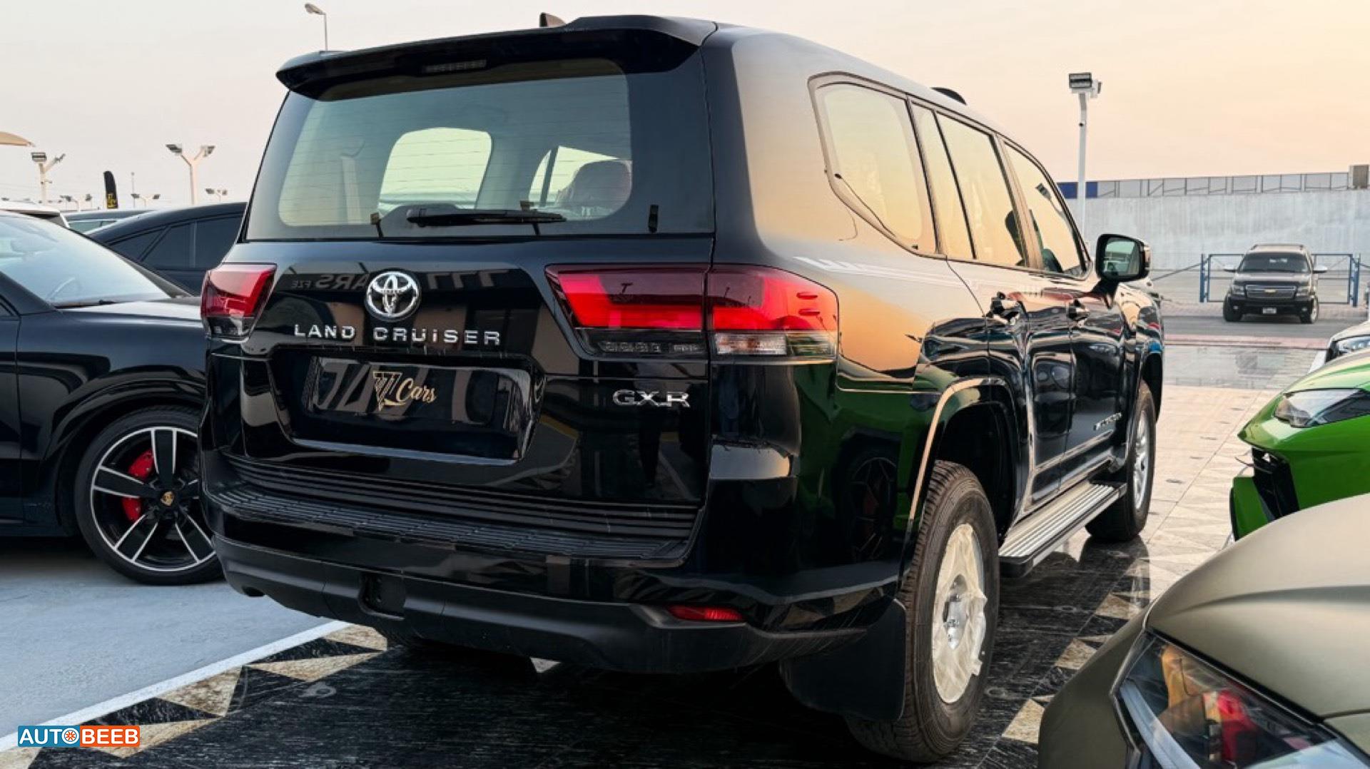 تويوتا لاندكروزر 2025