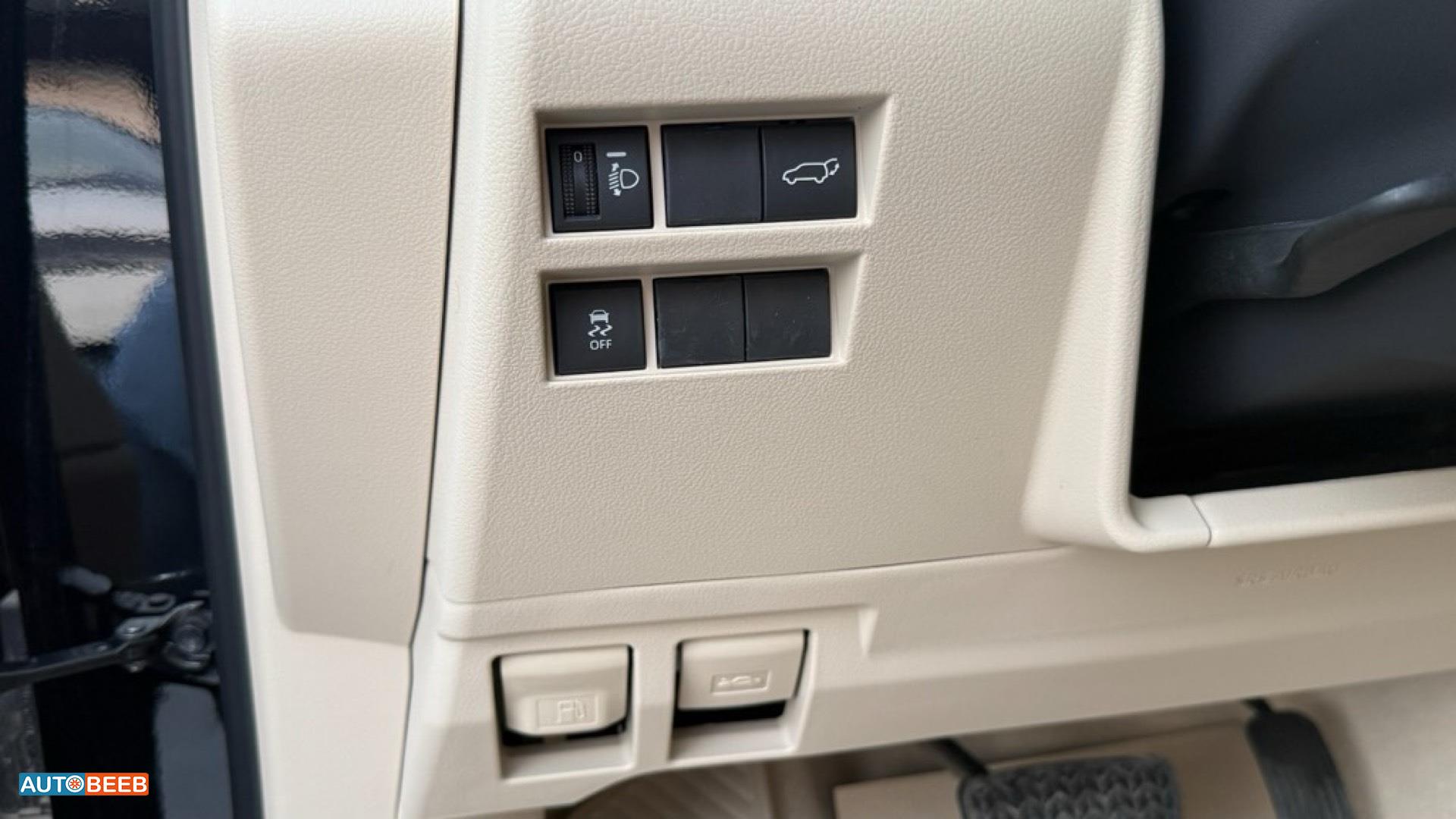 تويوتا لاندكروزر 2025