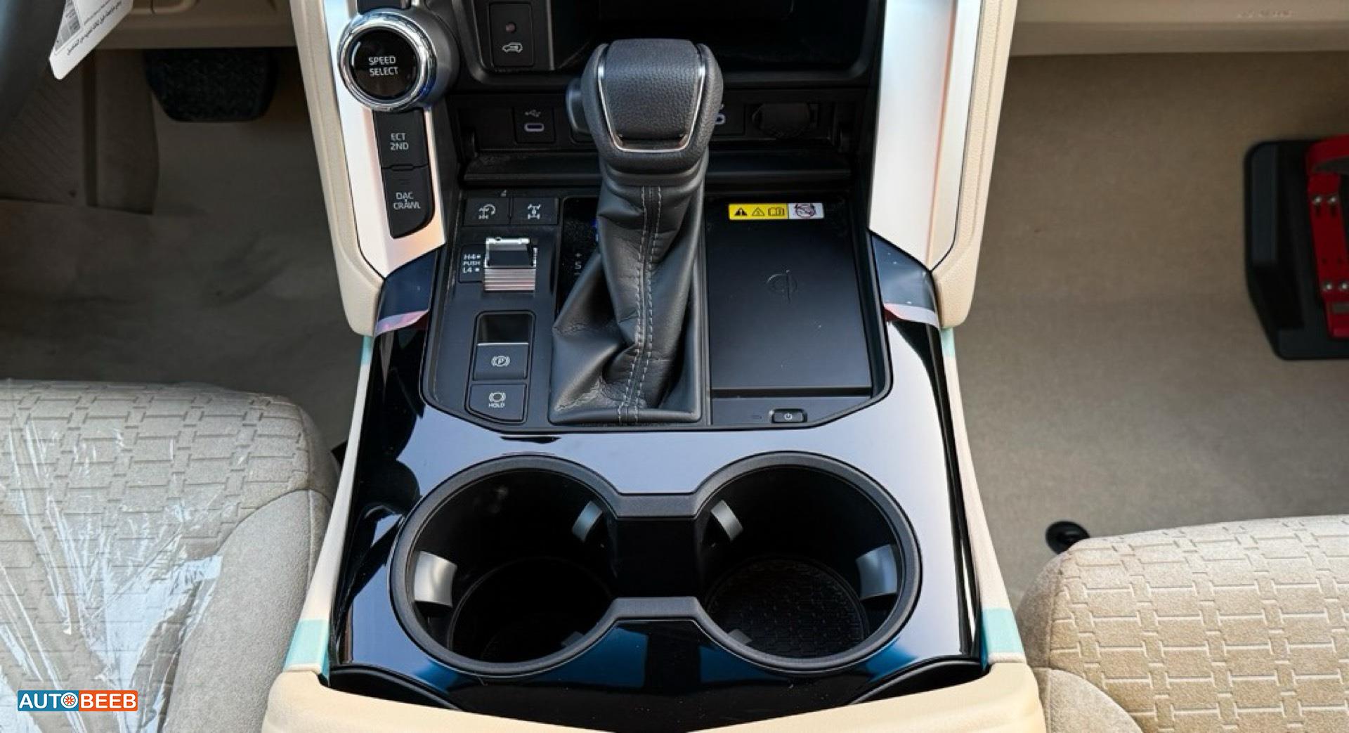 تويوتا لاندكروزر 2025