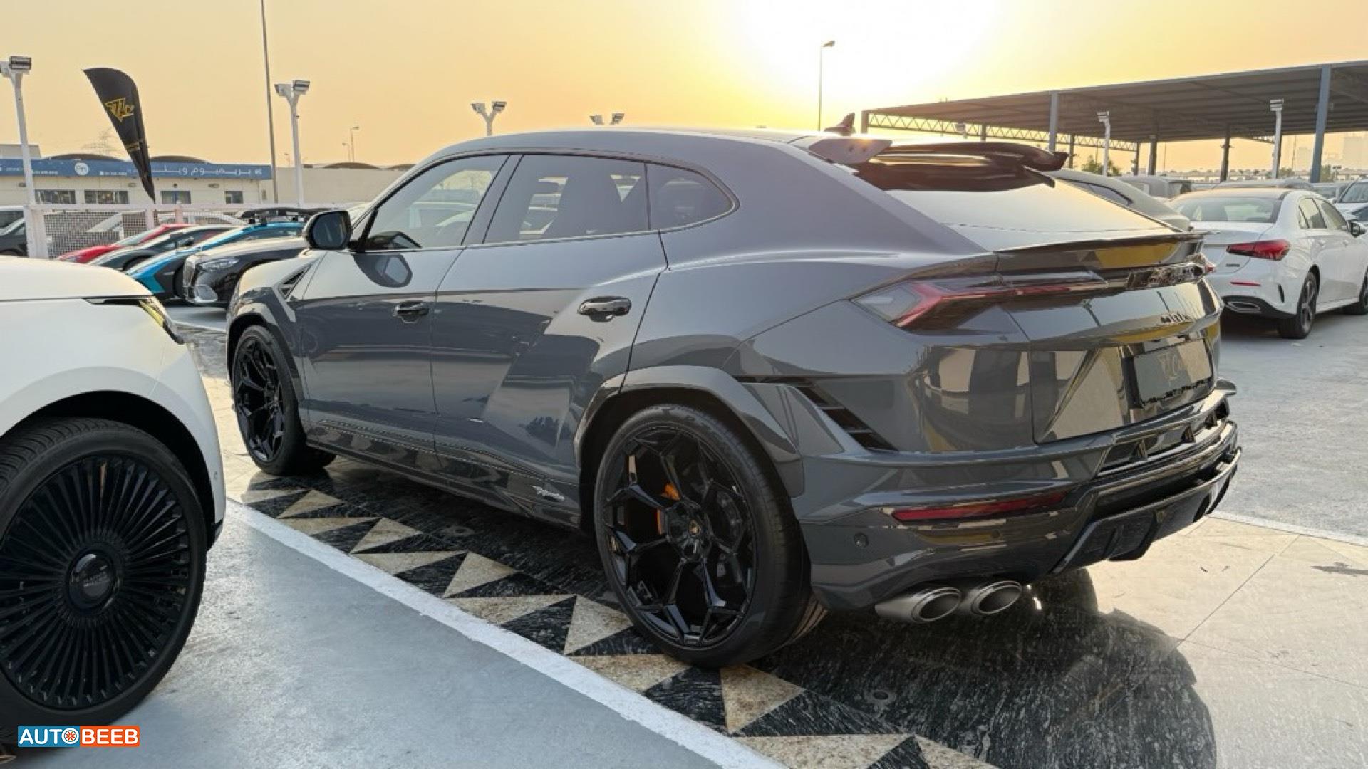 لامبورجيني اوروس 2024