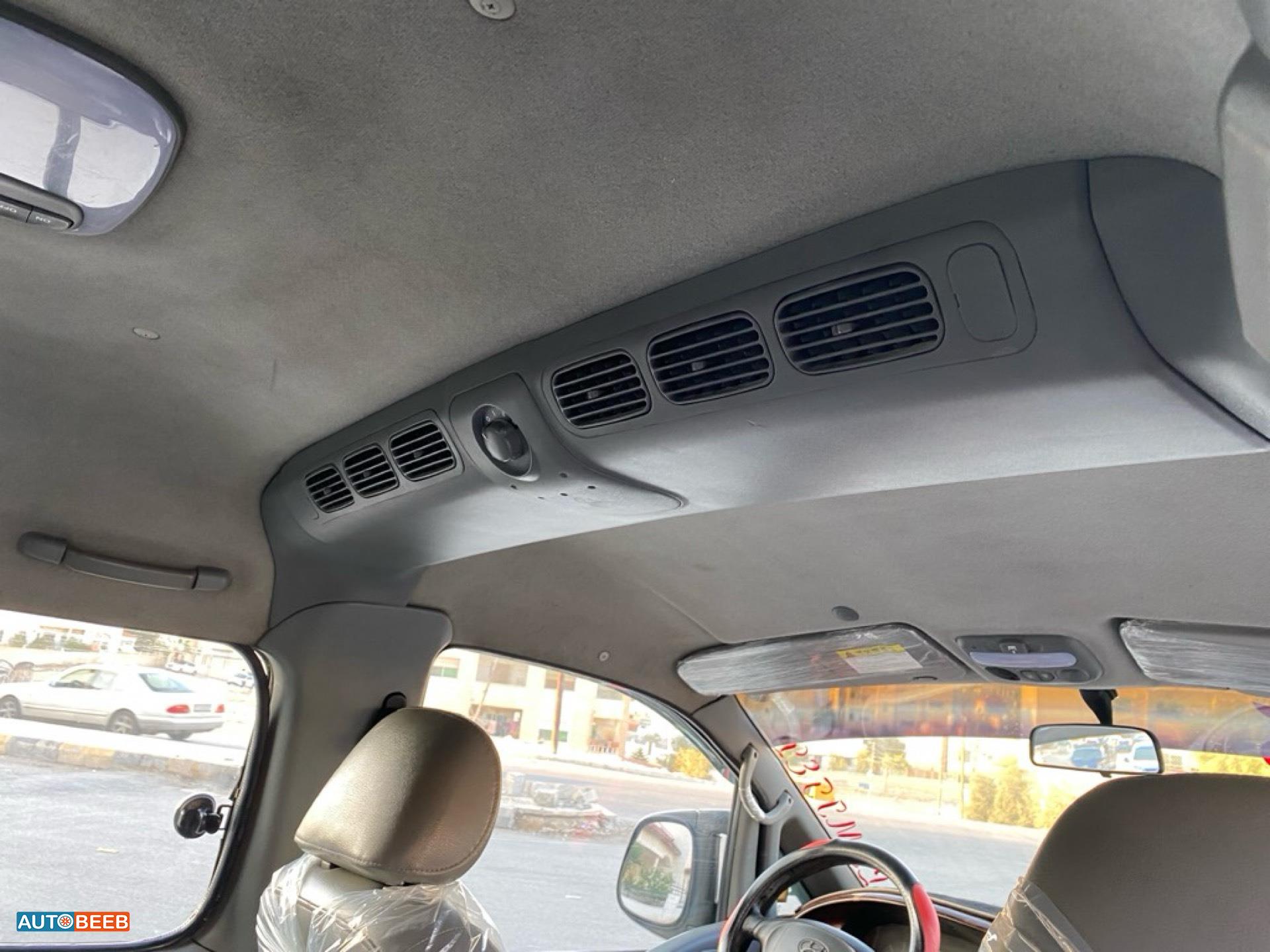 Minibus Hyundai 2005