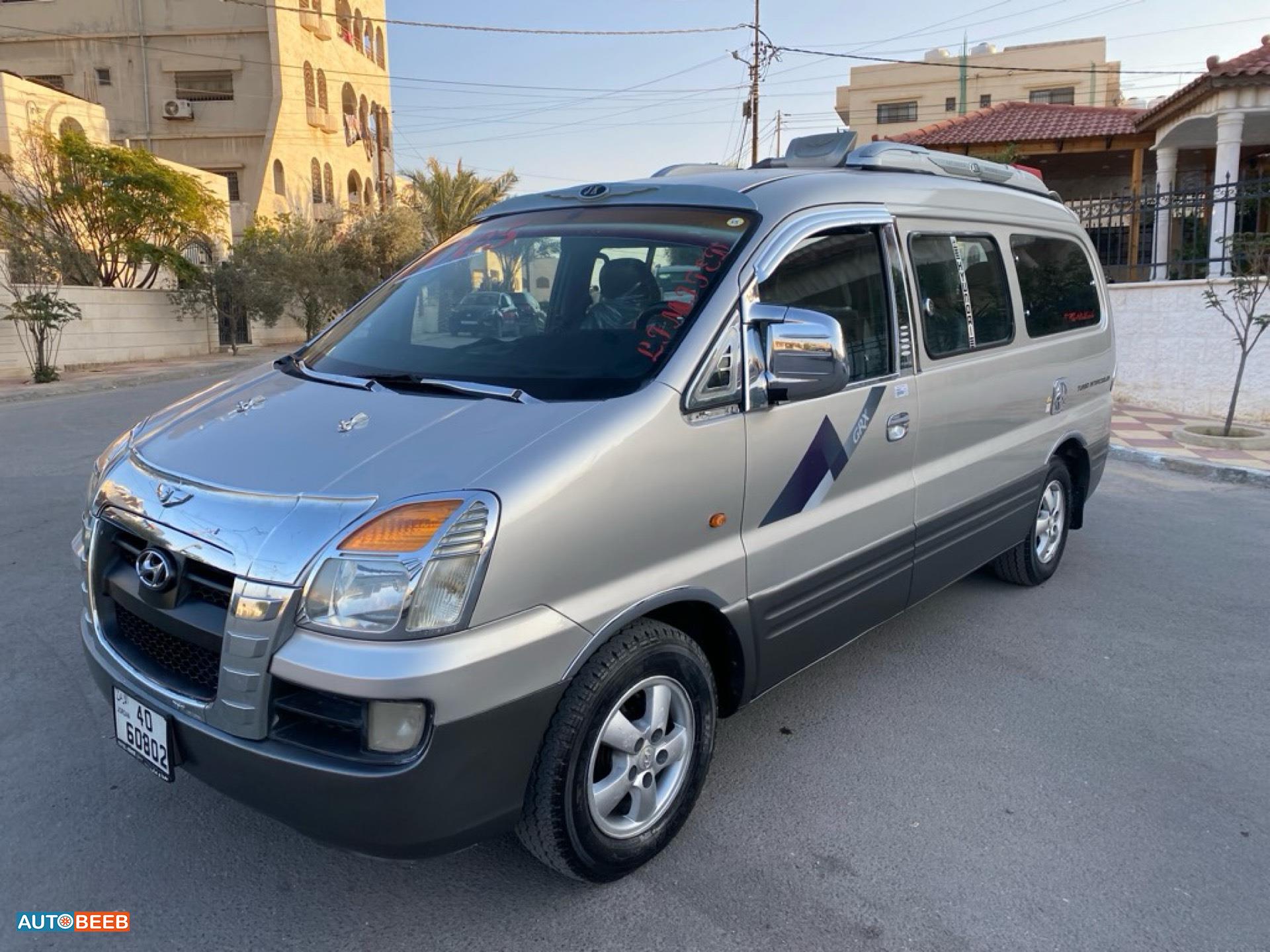 Minibus Hyundai 2005