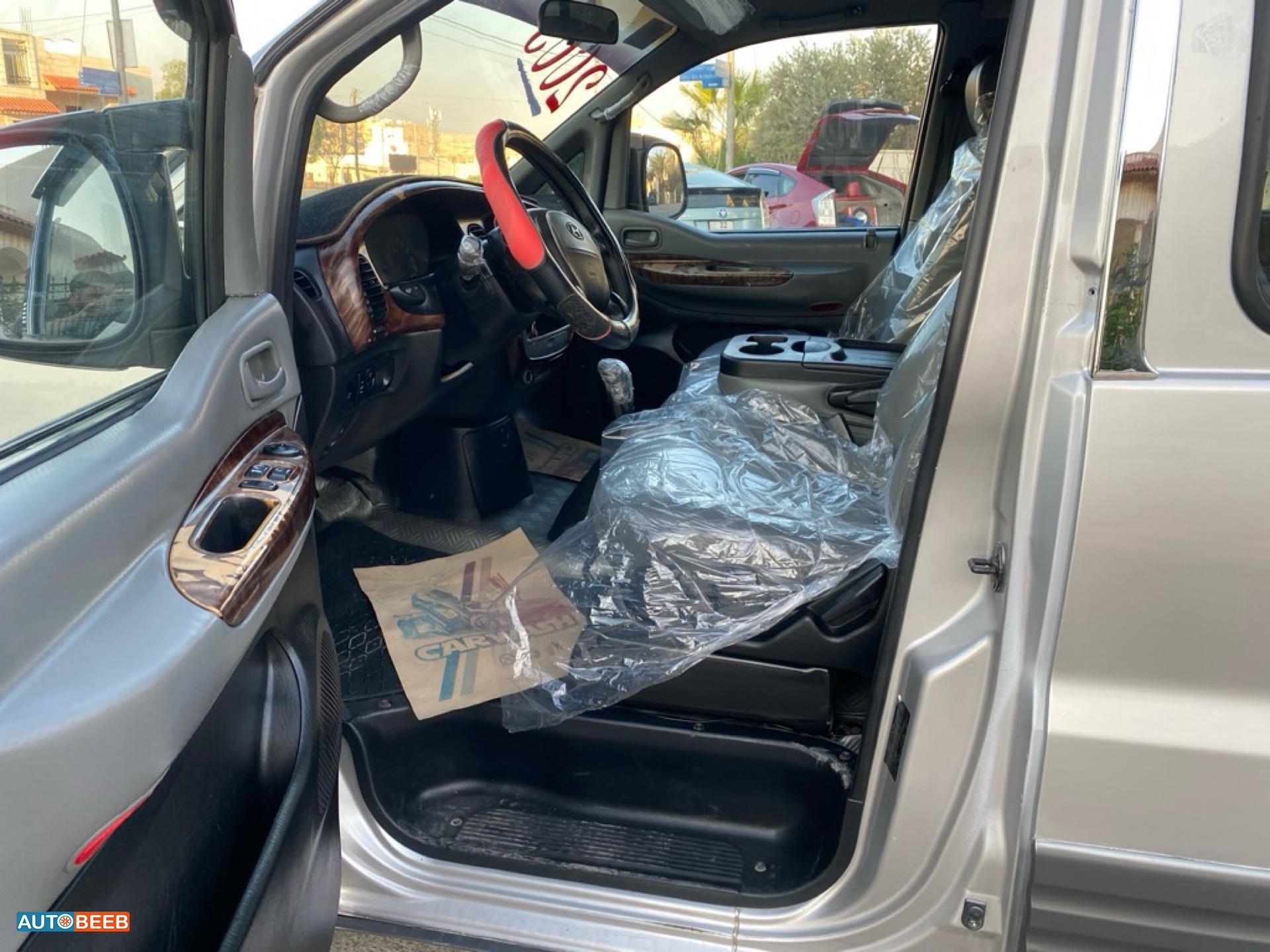 Minibus Hyundai 2005