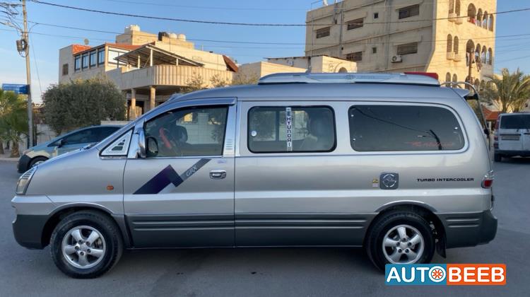 Minibus Hyundai 2005