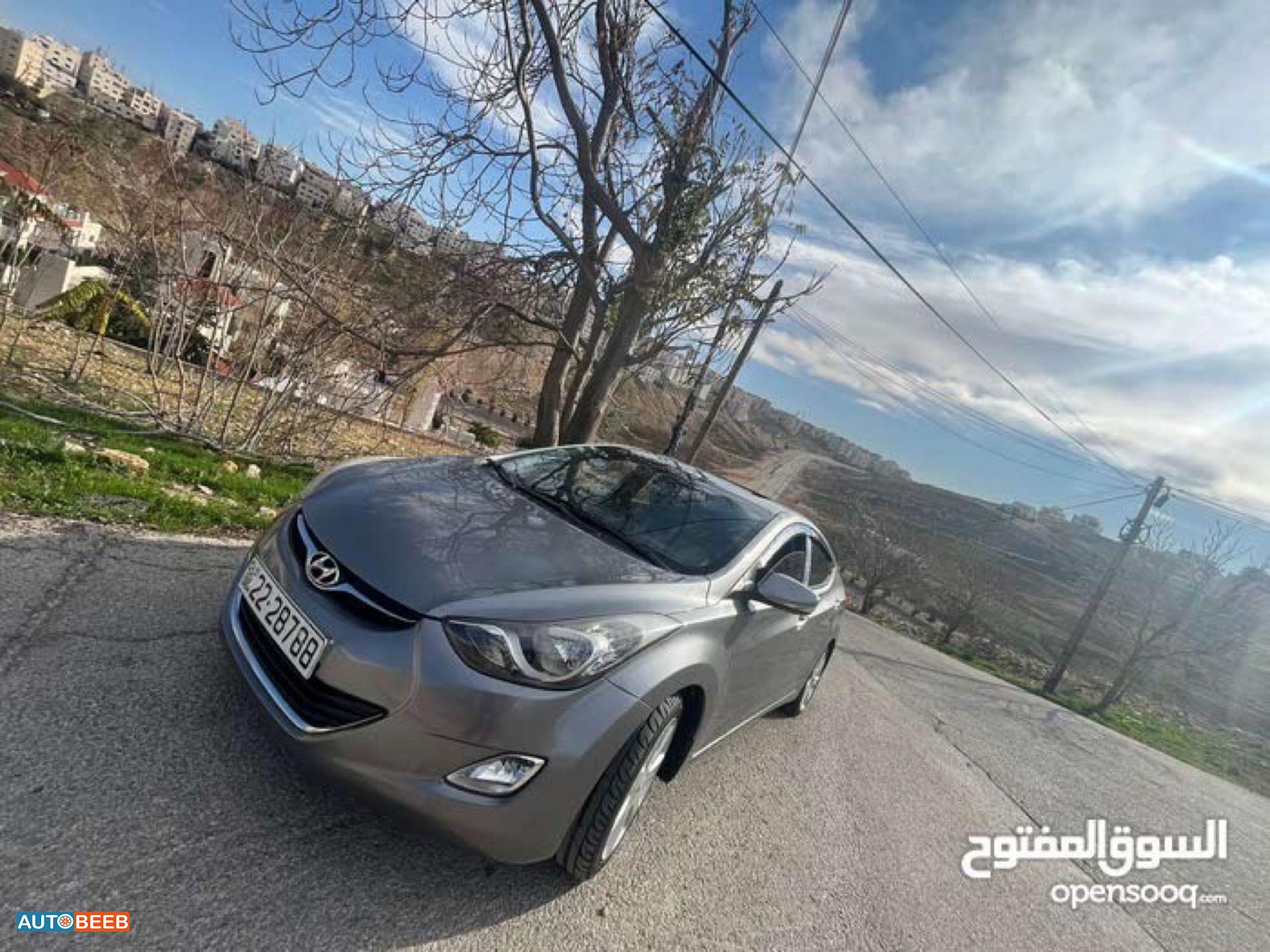 هيونداي افانتي 2012