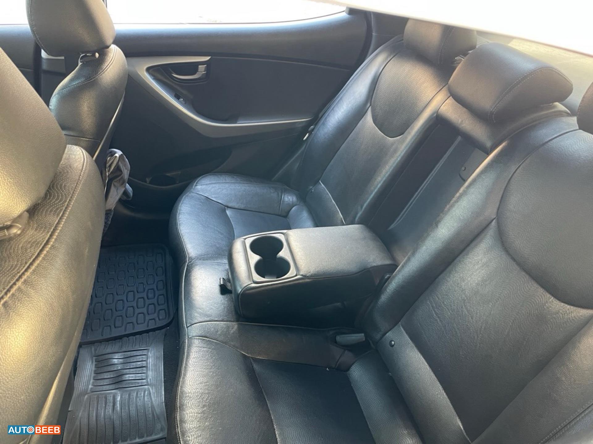 هيونداي افانتي 2012