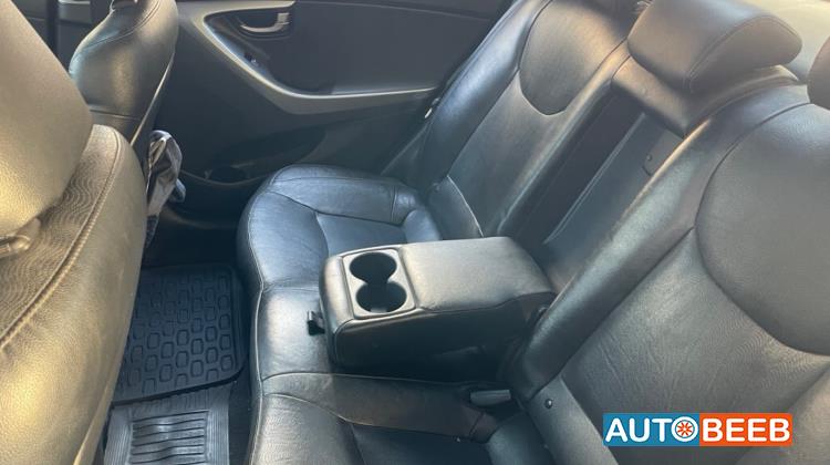 هيونداي افانتي 2012