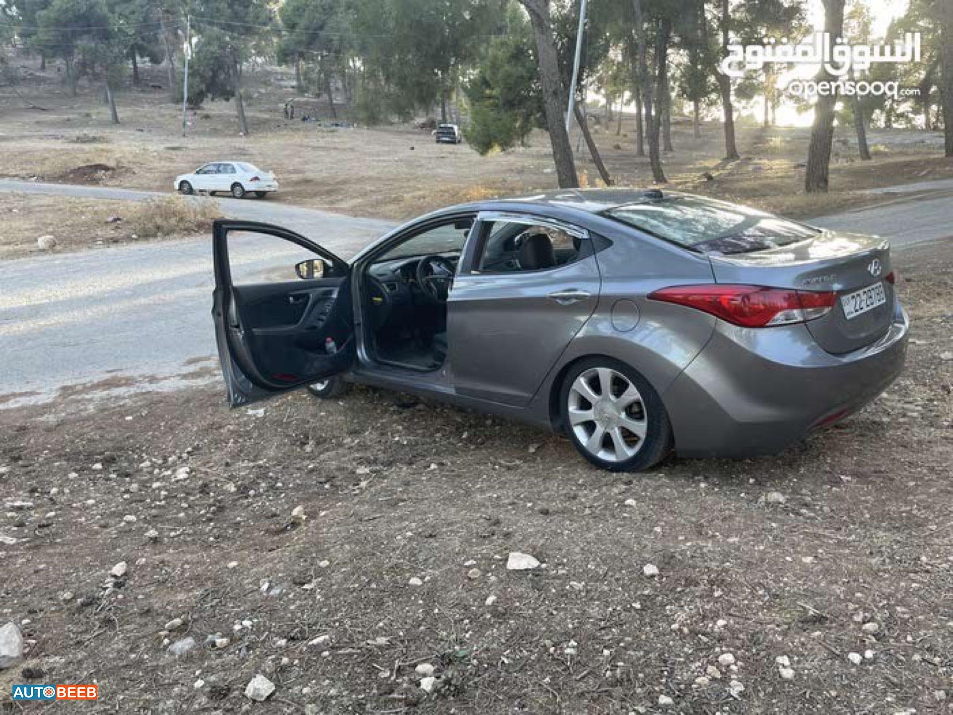 هيونداي افانتي 2012