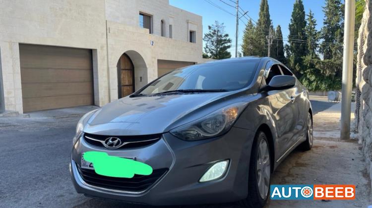 هيونداي افانتي 2012