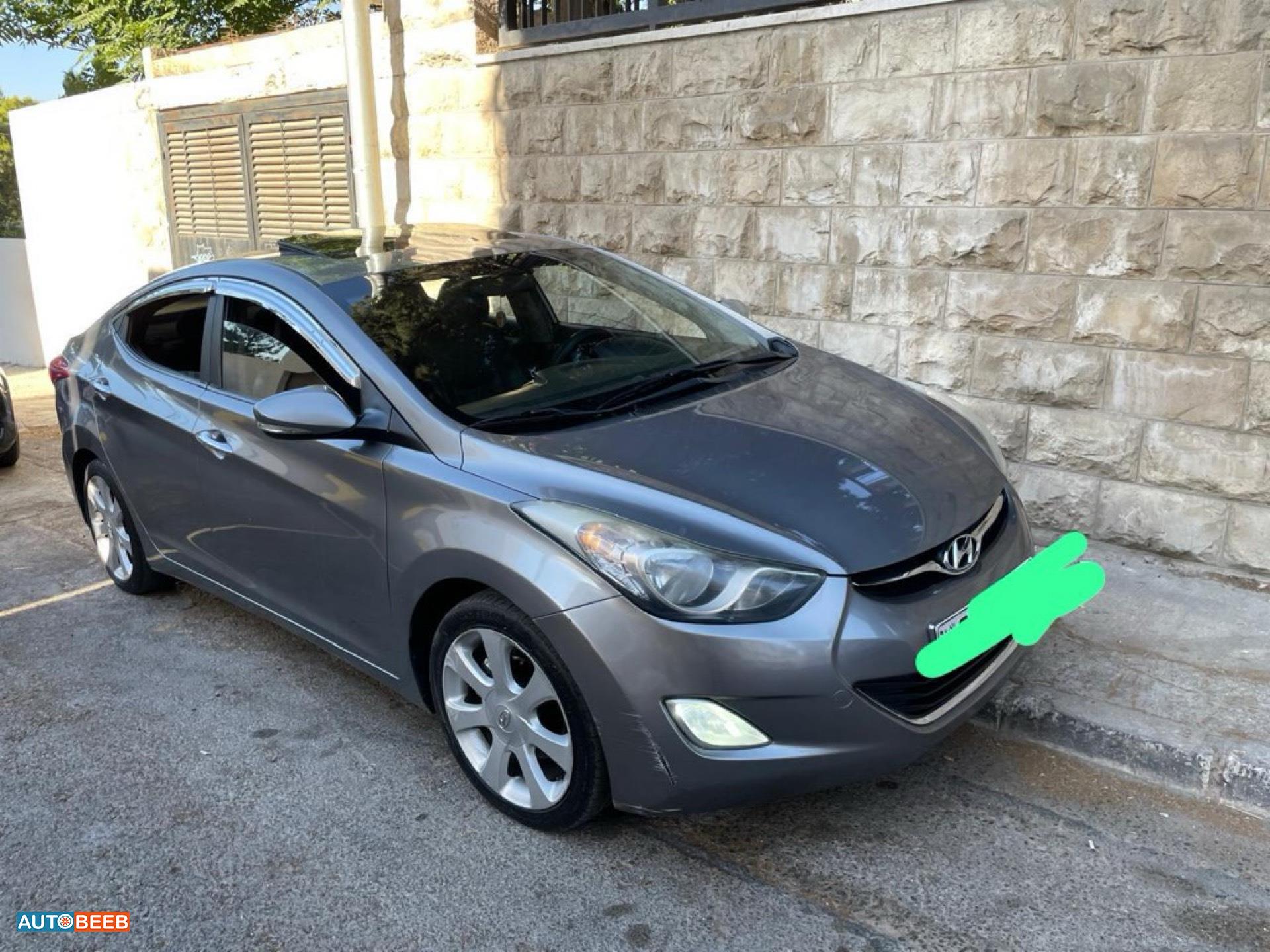 هيونداي افانتي 2012