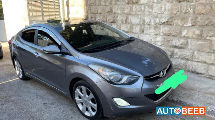 هيونداي افانتي 2012