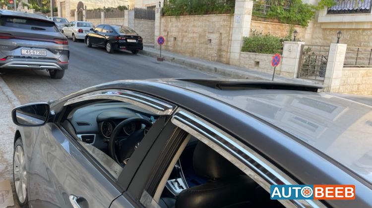 هيونداي افانتي 2012